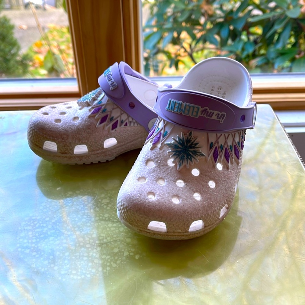 White with twinkles crocs in my element iconic size C. 10